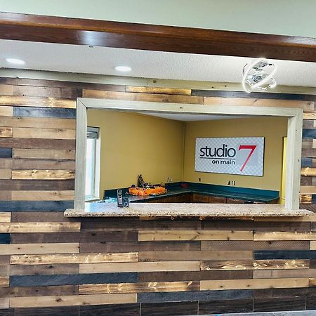 Studio 7 On Main West Fargo Kültér fotó